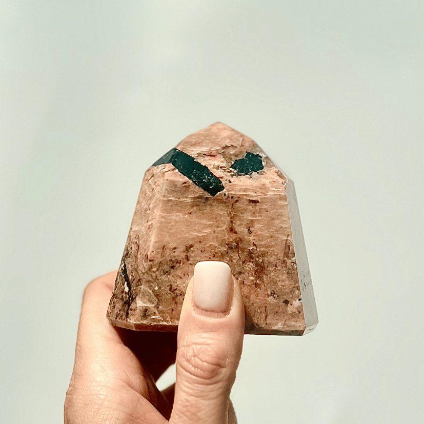 Αιχμή Ροδονιτη με Τουρμαλίνη